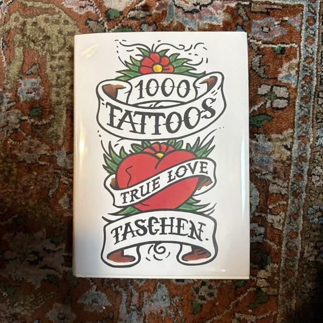 <img class='new_mark_img1' src='https://img.shop-pro.jp/img/new/icons2.gif' style='border:none;display:inline;margin:0px;padding:0px;width:auto;' />1000 TATOOS 