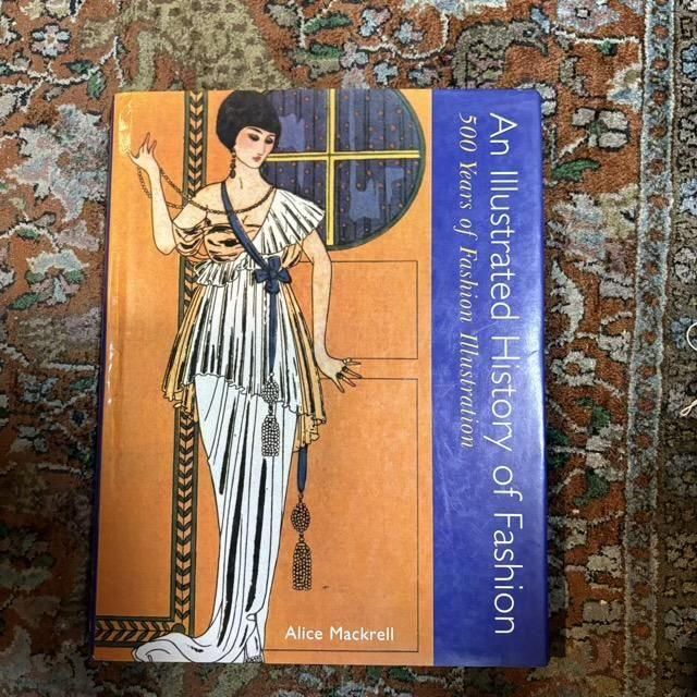<img class='new_mark_img1' src='https://img.shop-pro.jp/img/new/icons1.gif' style='border:none;display:inline;margin:0px;padding:0px;width:auto;' />An Illustrated History of Fashion   500years of Fashion Illustration