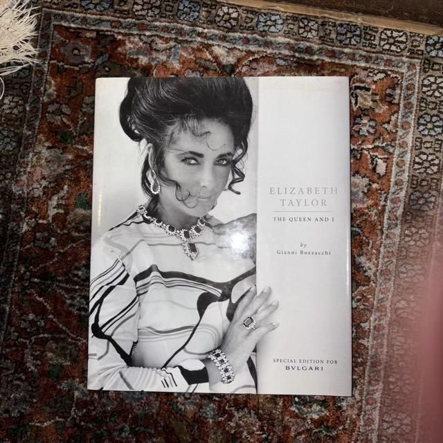 <img class='new_mark_img1' src='https://img.shop-pro.jp/img/new/icons5.gif' style='border:none;display:inline;margin:0px;padding:0px;width:auto;' />ELIZABETH TAYLOR  THE QUEEN AND I ��SPECIAL EDITION FOR BVLGALI��