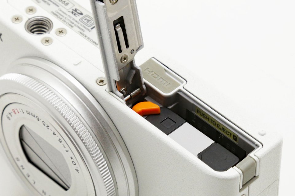 フジフイルム XQ2 ホワイト　(A2745)* - ライカ、ローライなどの中古カメラ通販 | 銀座カツミ堂写真機店