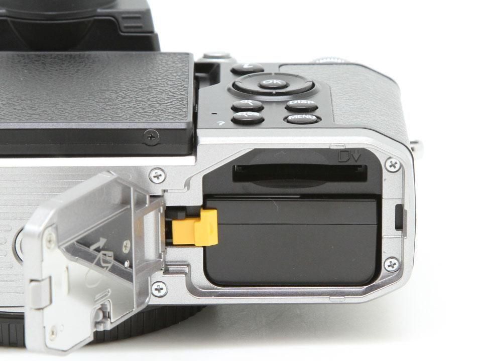 ニコン Z fc シルバー プレミアムエクステリア グレー (A4494)