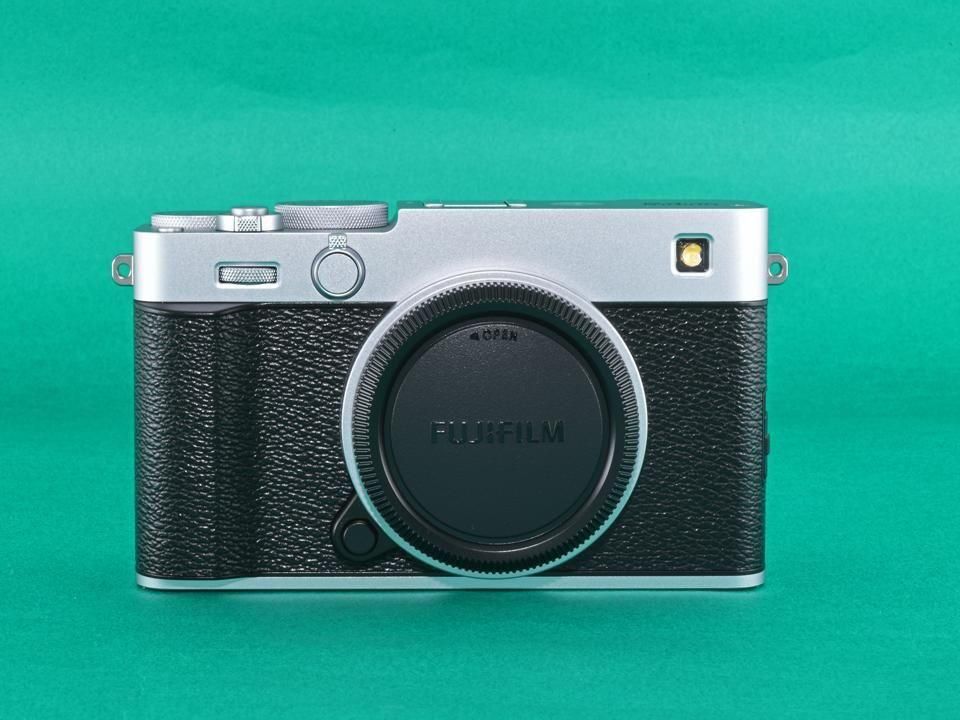 フジフイルム X-E5 (ボディ単体) シルバー 新品
