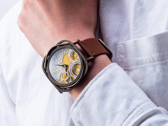 鯉と波紋（ゴールド） 限定数／手作り腕時計/クオーツ時計 - dedegumo online shop （デデグモ）京都発手作り時計とアクセサリーのお店