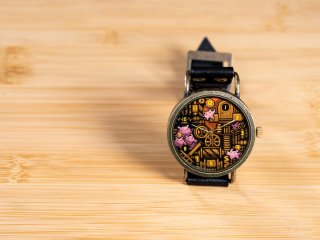 メンダコさんが棲む時計／asaha（DEDEGUMOセレクトクリエイターズ）手作り腕時計/クオーツ時計