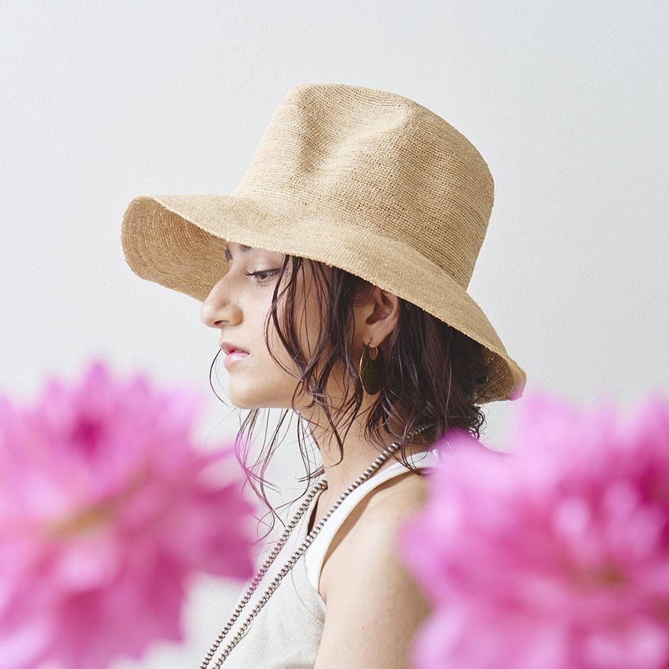 あんこさま専用  Weave Raffia Long Brim Hat発送時は畳んで発送いたします