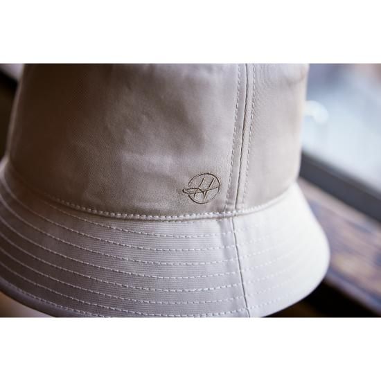 H.W. BUCKET HAT BEIGE - Da-iCE (ダイス) OFFICIAL WEB STORE 