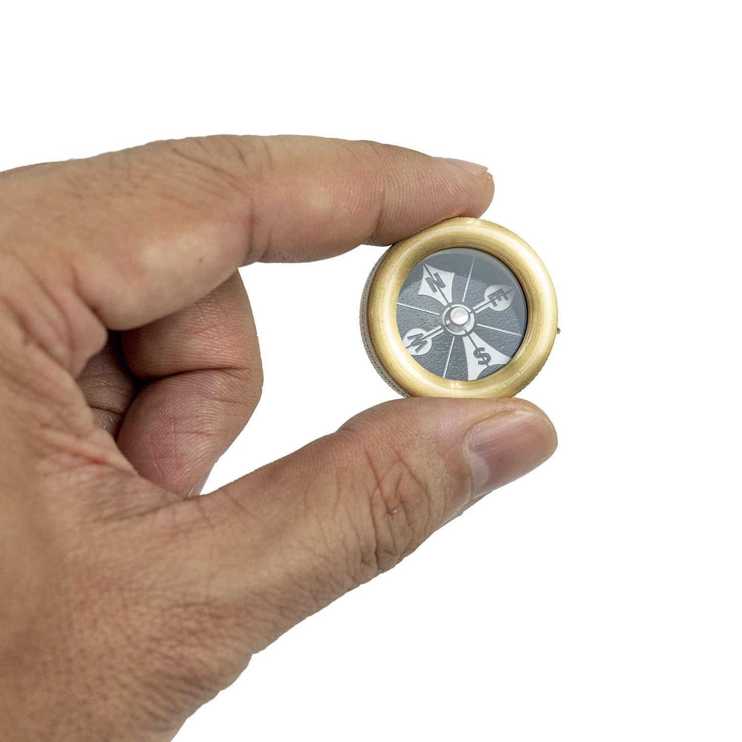 MARBLE'S ピン・オン・コンパス (ピン留め式方位磁石) - キャンプ用品