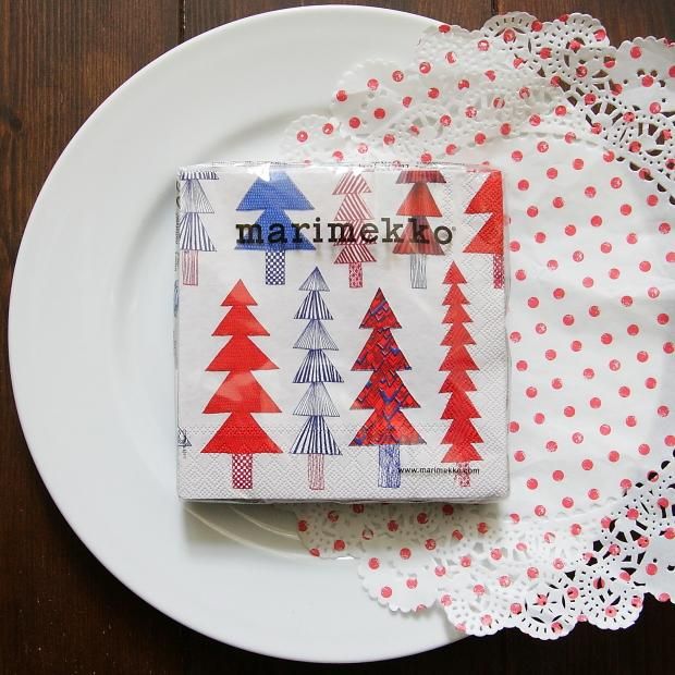 マリメッコ　marimekko クーシコッサ　もみの木　クリスマス　赤