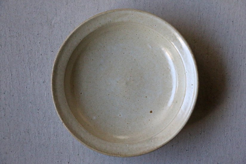mooshuleek -ムーシュリーク- まゆみ窯 糠白釉 ７寸リム皿