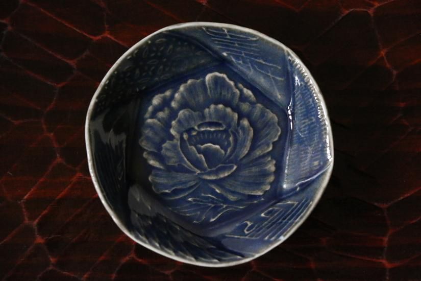 砥部焼 中田窯 椿柄 お皿 2枚（箸置き｜ちょう｜水玉｜磁器