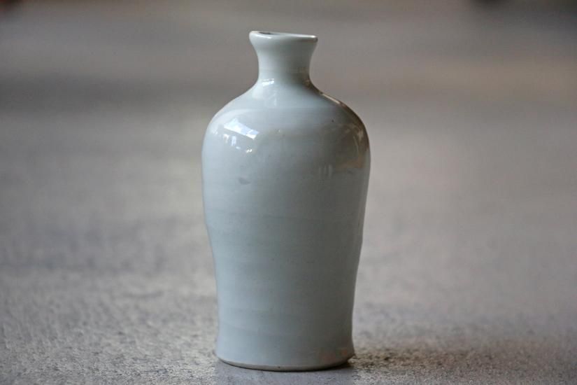 白磁面取花瓶　正月作　砥部焼 白磁面取花瓶 正月作 砥部焼