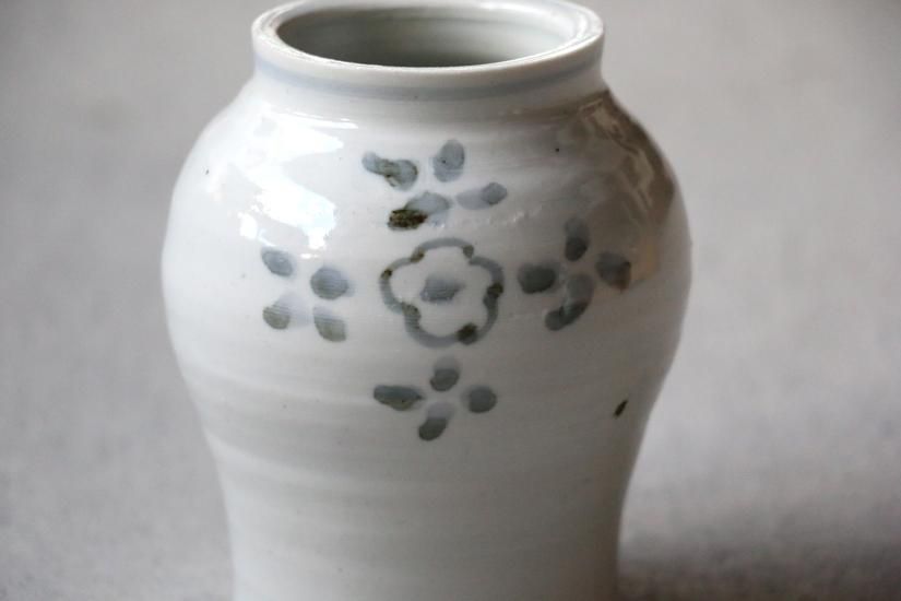 染付 小壺 白磁 (砥部焼 池本窯)