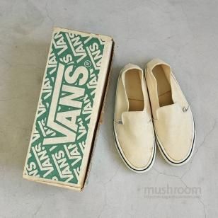 VANS SLIP ON CANVAS SHOES WITH BOX