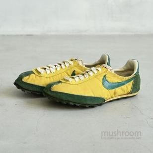 NIKE OREGON WAFFLE RUNNING SHOES