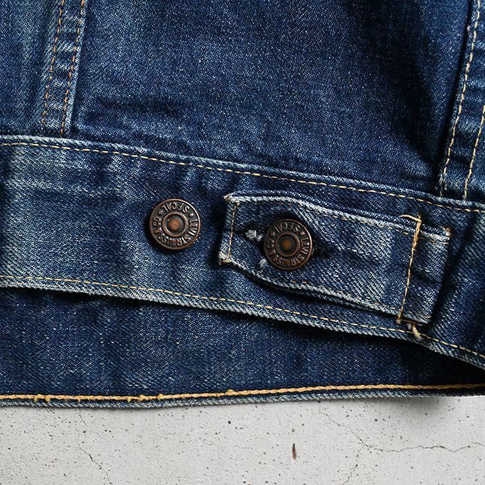 LEVI'S 70505(557) W/NAME DENIM JACKET(46/SUN FADE) - 古着 LEVI'S 70505(557) W/NAME DENIM JACKET(46/SUN FADE) - 古着