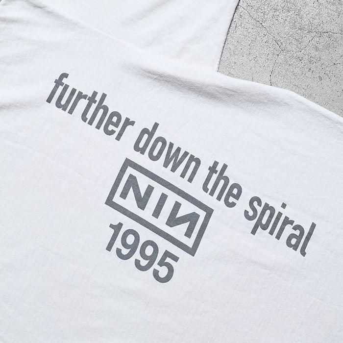 nine inch nails: further down... Tシャツ Vtg 90's Nine Inch Nails 