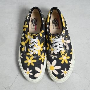 VANS ERA CANVAS SHOESALMOST DEADSTOCK/SZ 10