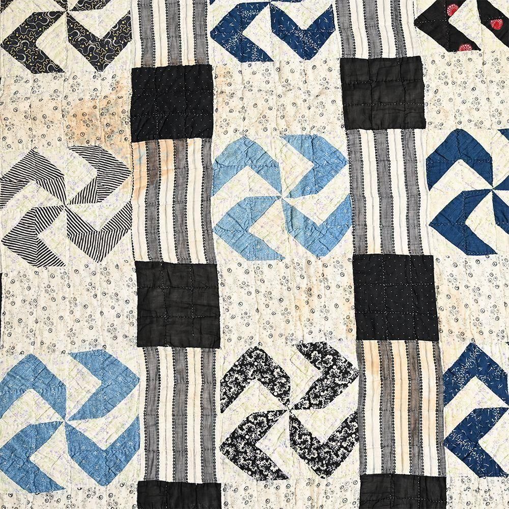 OLD CALICO PATHWORK QUILT with SWASTIKA（1930'S～40'S/GOOD