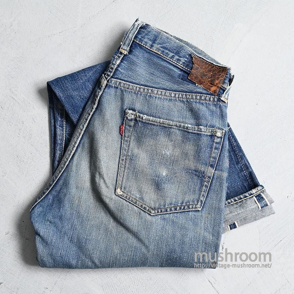ドクターロマネリ　Levi's　リメイク　デニムソファ　ヴィンテージ素材　古着 LEVI'S 501XX JEANS with LEATHER PATCH（1950'S/GOOD INDIGO