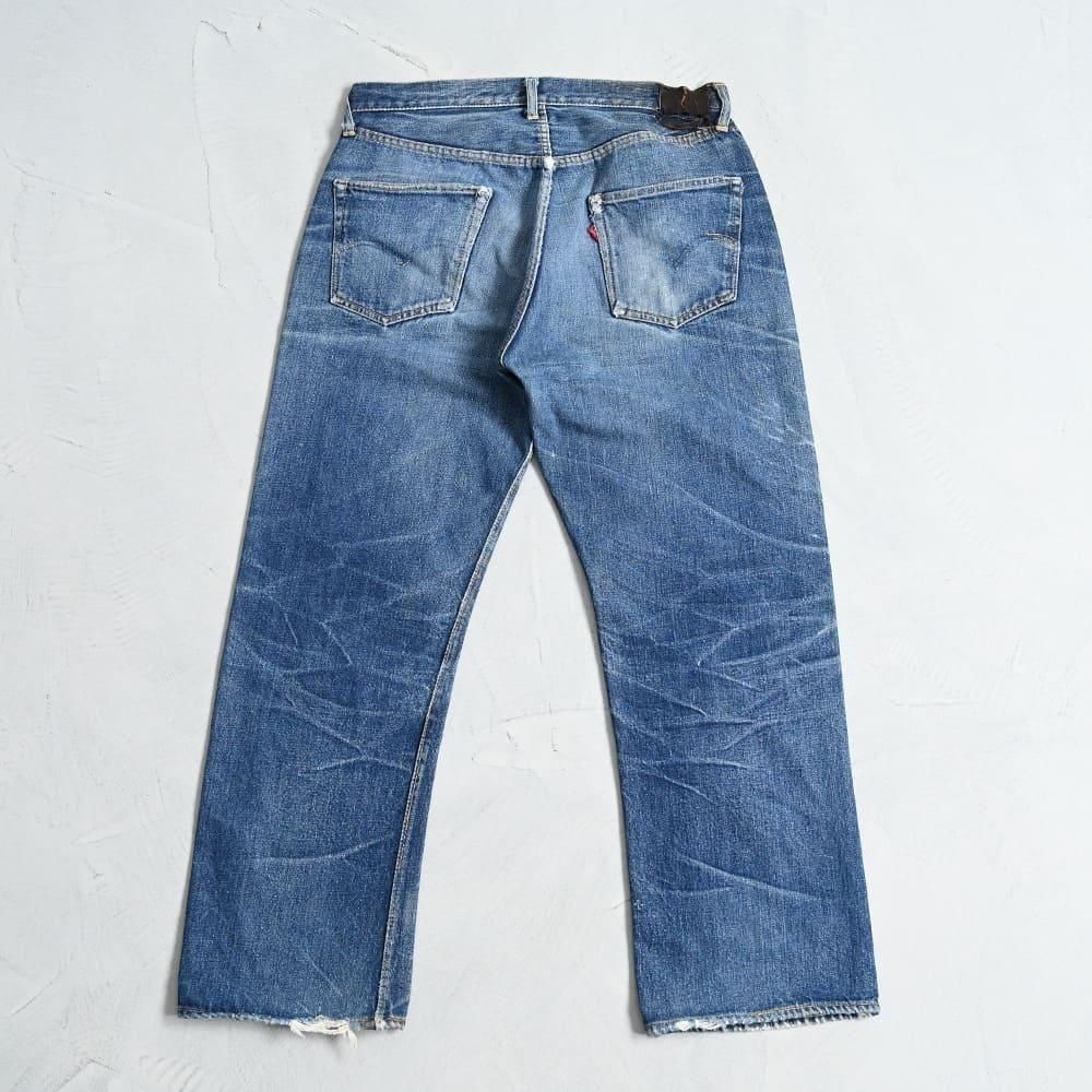 ドクターロマネリ　Levi's　リメイク　デニムソファ　ヴィンテージ素材　古着 LEVI'S 501XX JEANS with LEATHER PATCH（1950'S/GOOD INDIGO