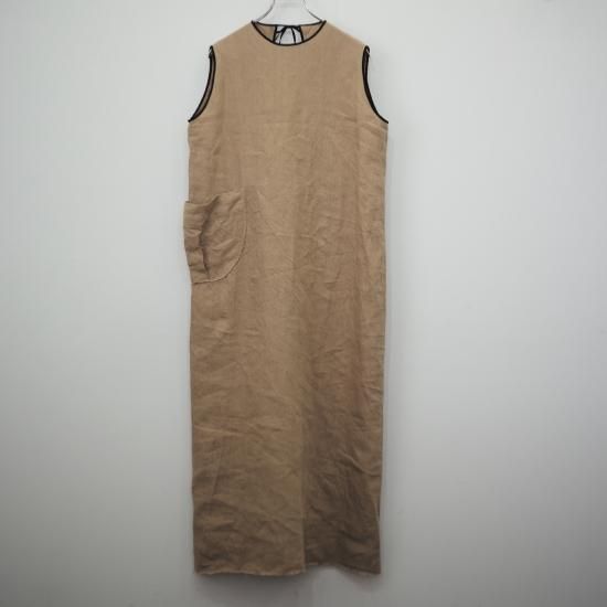 r ein     piping  one-piece  