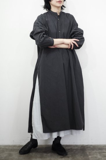 <img class='new_mark_img1' src='https://img.shop-pro.jp/img/new/icons47.gif' style='border:none;display:inline;margin:0px;padding:0px;width:auto;' />ڡBAND COLLAR SHIRT-LONG [charcoal]