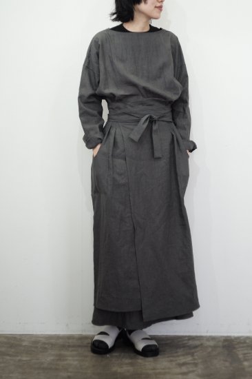 <img class='new_mark_img1' src='https://img.shop-pro.jp/img/new/icons14.gif' style='border:none;display:inline;margin:0px;padding:0px;width:auto;' />ڡAPRON ONEPIECE [charcoal]