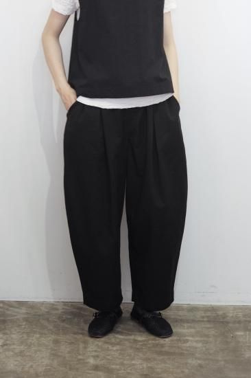 <img class='new_mark_img1' src='https://img.shop-pro.jp/img/new/icons14.gif' style='border:none;display:inline;margin:0px;padding:0px;width:auto;' />r einROUNDISH  PT  [ black ]
