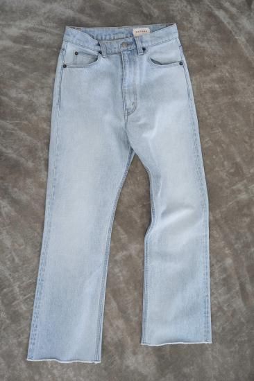 <img class='new_mark_img1' src='https://img.shop-pro.jp/img/new/icons14.gif' style='border:none;display:inline;margin:0px;padding:0px;width:auto;' />MEYAME  EVERYDAY FLARE DENIM [ LIGHT BLUE]