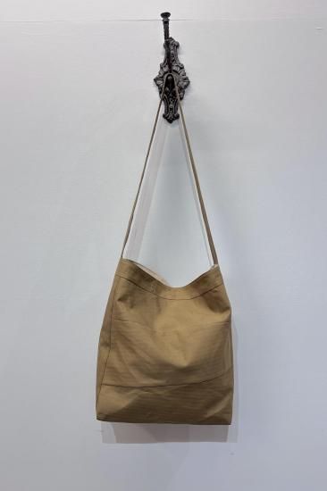 <img class='new_mark_img1' src='https://img.shop-pro.jp/img/new/icons14.gif' style='border:none;display:inline;margin:0px;padding:0px;width:auto;' />r ein  Patchwork bag   [ camel ]