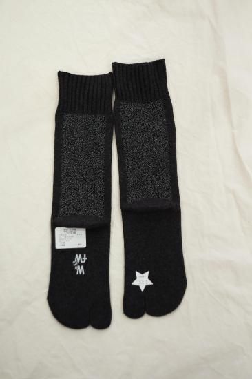 <img class='new_mark_img1' src='https://img.shop-pro.jp/img/new/icons14.gif' style='border:none;display:inline;margin:0px;padding:0px;width:auto;' />w&fw  コットンバックラインラメTABIソックス(チャコール×ブラックラメ)