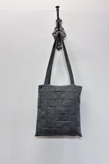 <img class='new_mark_img1' src='https://img.shop-pro.jp/img/new/icons14.gif' style='border:none;display:inline;margin:0px;padding:0px;width:auto;' />r ein  Patchwork totebag    [ wool gray ]