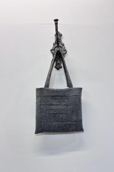 <img class='new_mark_img1' src='https://img.shop-pro.jp/img/new/icons14.gif' style='border:none;display:inline;margin:0px;padding:0px;width:auto;' />r ein  Patchwork minibag    [ wool gray ]
