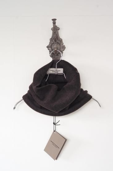 <img class='new_mark_img1' src='https://img.shop-pro.jp/img/new/icons14.gif' style='border:none;display:inline;margin:0px;padding:0px;width:auto;' />HENRIETTE STEFFENSEN   TOBE SCARF[ CHOKOLATE ]