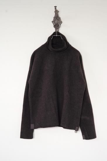 <img class='new_mark_img1' src='https://img.shop-pro.jp/img/new/icons14.gif' style='border:none;display:inline;margin:0px;padding:0px;width:auto;' />HENRIETTE STEFFENSEN   BLOUSE HIGHNECK[ CHOKOLATE ]