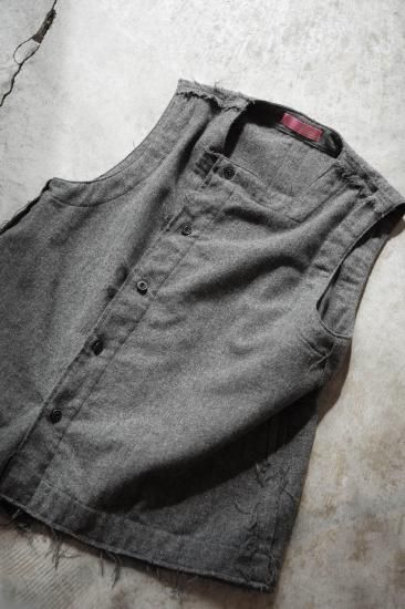 <img class='new_mark_img1' src='https://img.shop-pro.jp/img/new/icons14.gif' style='border:none;display:inline;margin:0px;padding:0px;width:auto;' />r ein  square neck VEST  [졼]