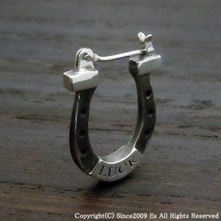 <img class='new_mark_img1' src='https://img.shop-pro.jp/img/new/icons15.gif' style='border:none;display:inline;margin:0px;padding:0px;width:auto;' />Es/Horse Shoe Hoop Pierce / Black Ver