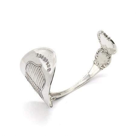 <img class='new_mark_img1' src='https://img.shop-pro.jp/img/new/icons15.gif' style='border:none;display:inline;margin:0px;padding:0px;width:auto;' />Vintage Spoon BangleOklahoma 46th state