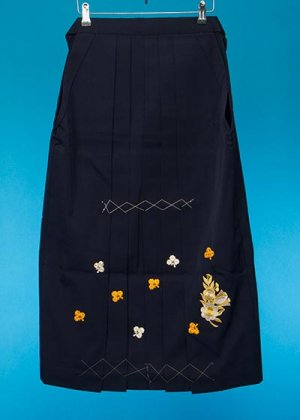 HA85-5女子袴レンタル(身長148-154cmブーツの場合は身長159cm）濃紺 花