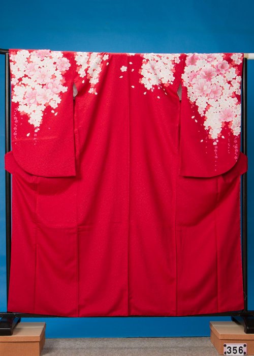 S356小振袖レンタル裄72(ヒップ78-103)  赤 桜 [Moe Oshikiri] 押切もえ 【新品同様】