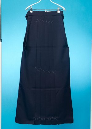 HA95-30女袴レンタル  (身長160-165 普通巾)  濃い紺 無地 