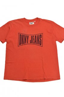 90s DKNY ダナキャランニューヨーク ロゴプリントTシャツ (レッド)<BR>DONNA KARAN NEWYORK PRINT T-SHIRT (RED)