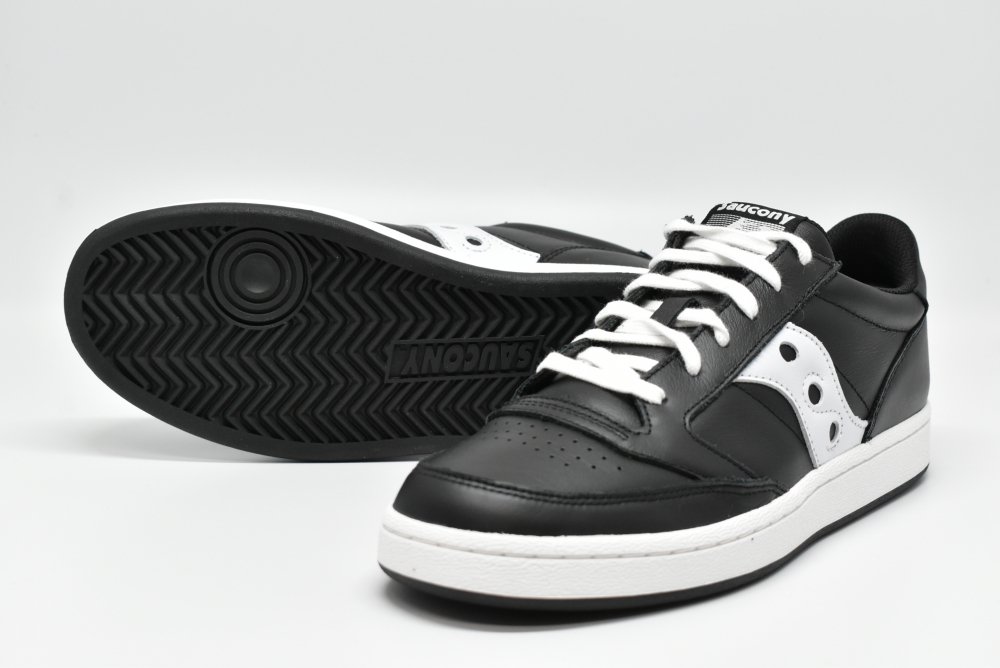 <img class='new_mark_img1' src='https://img.shop-pro.jp/img/new/icons16.gif' style='border:none;display:inline;margin:0px;padding:0px;width:auto;' />saucony/サッカニー　JAZZ COURT