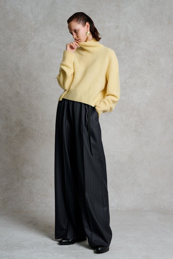 UJOH / ウジョー Turtle Neck Cropped Knit - 国内厳選ブランド