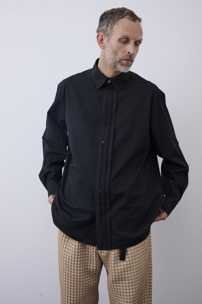 <img class='new_mark_img1' src='https://img.shop-pro.jp/img/new/icons14.gif' style='border:none;display:inline;margin:0px;padding:0px;width:auto;' />UJOH / 硼Front Pleats Shirt
