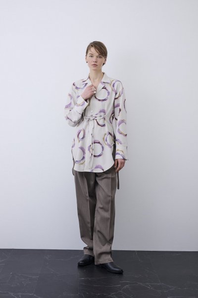 <img class='new_mark_img1' src='https://img.shop-pro.jp/img/new/icons14.gif' style='border:none;display:inline;margin:0px;padding:0px;width:auto;' />UJOH / 硼Open Collar Shirt