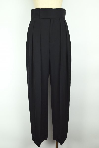 <img class='new_mark_img1' src='https://img.shop-pro.jp/img/new/icons14.gif' style='border:none;display:inline;margin:0px;padding:0px;width:auto;' />ESLOW / ACETATE  GABARDINE TWO TUCK PANTS