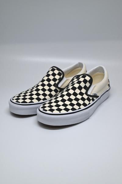 <img class='new_mark_img1' src='https://img.shop-pro.jp/img/new/icons14.gif' style='border:none;display:inline;margin:0px;padding:0px;width:auto;' />VANS / 󥺡UA Classic Silp-on 