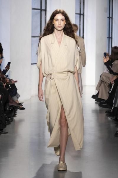 <img class='new_mark_img1' src='https://img.shop-pro.jp/img/new/icons14.gif' style='border:none;display:inline;margin:0px;padding:0px;width:auto;' />UJOH / 硼Peaked Lapel Wrap Dress