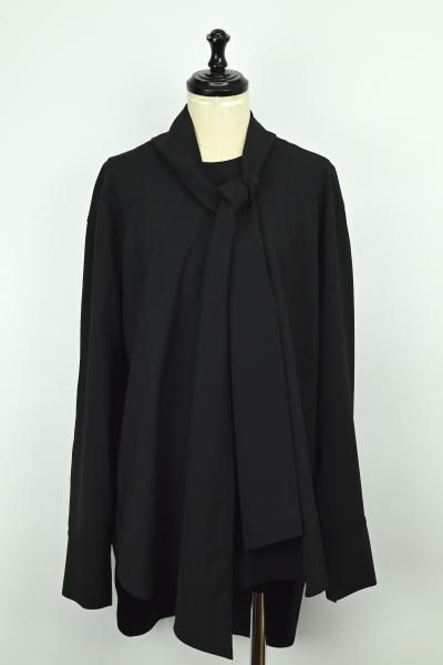 <img class='new_mark_img1' src='https://img.shop-pro.jp/img/new/icons14.gif' style='border:none;display:inline;margin:0px;padding:0px;width:auto;' />UJOH / 硼Bow Tie Shirt